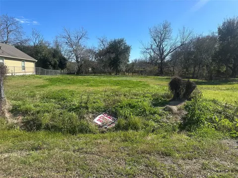 5401 Evelyn St, Texas City, TX 77591