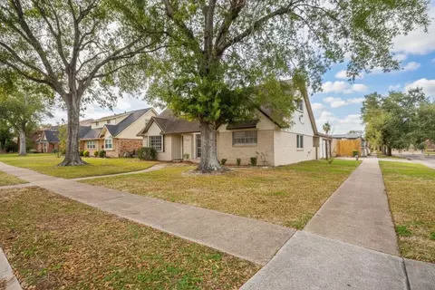 2007 S Rayburn Ct, Pasadena, TX 77502