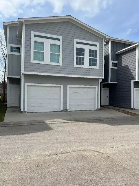 18819 Luminescent Ln, Spring, TX 77379