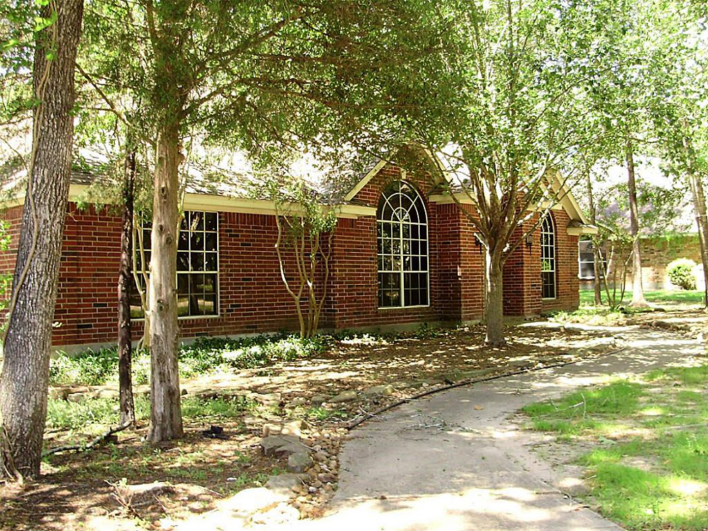 2432 Pebblebrook Cir, Conroe, TX 77384 photo 1