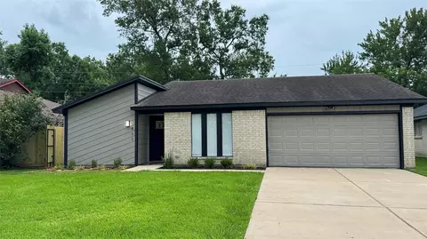 411 Topsail Way, Crosby, TX 77532