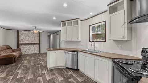 Kitchen - 188 Camp Rd, Trinity, TX 75862 photo 2 of 2