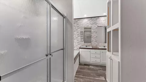 Bath - 188 Camp Rd, Trinity, TX 75862 photo 1 of 7