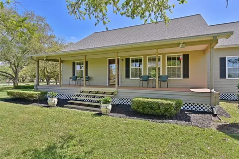 1 Wolfe Ln, Manvel, TX 77578