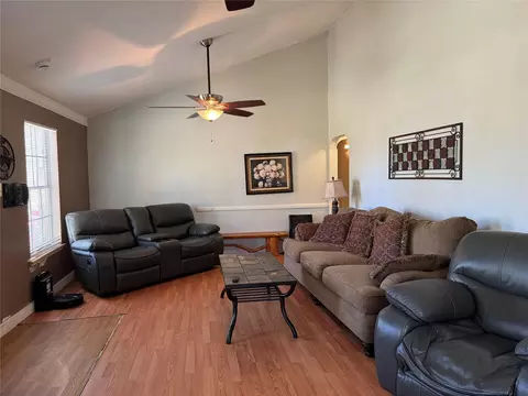 Living - 41 Joyce St, Shepherd, TX 77371 photo 2 of 2