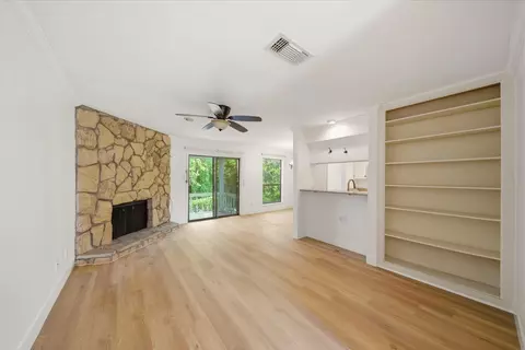 3 Hideaway Dr, Friendswood, TX 77546