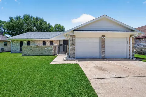 10714 Sagewind Dr, Houston, TX 77089