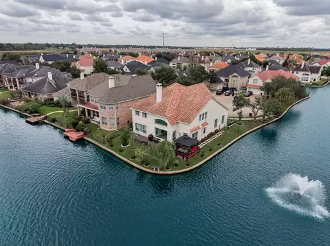 14242 Ashmore Reef Ct, Sugar Land, TX 77498