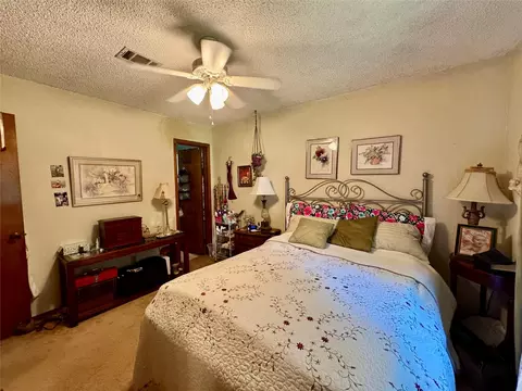 Bedroom - 1347 Cardinal Ln, Trinity, TX 75862 photo 2 of 3