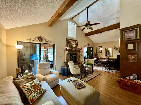 Living - 1347 Cardinal Ln, Trinity, TX 75862 photo 2 of 4