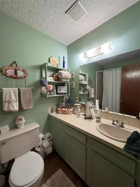 Bath - 1347 Cardinal Ln, Trinity, TX 75862 photo 2 of 2