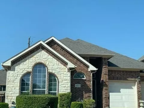 1822 Masters Dr, Desoto, TX 75115