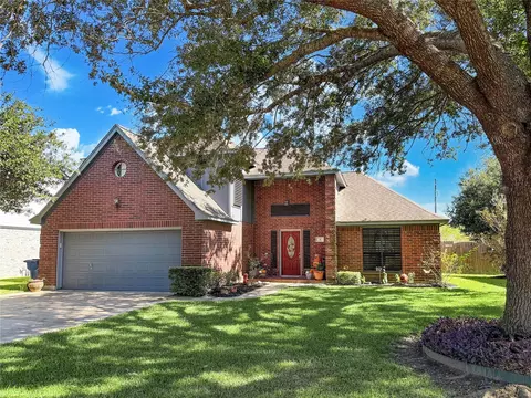 8 Rayburn Rdg, Angleton, TX 77515