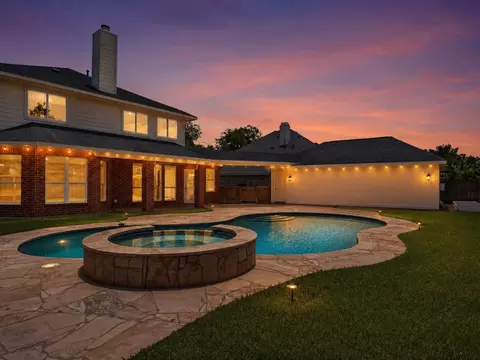 1331 Shady Bend Dr, Sugar Land, TX 77479
