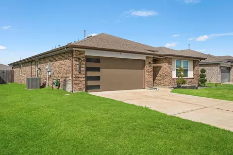 8210 Buck Ln, Rosharon, TX 77583