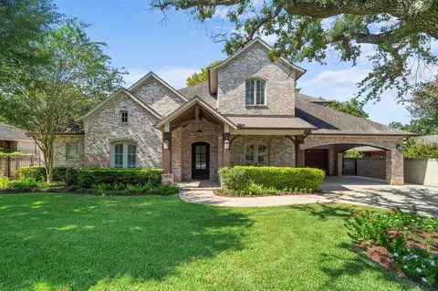 706 Oyster Creek Dr, Sugar Land, TX 77478