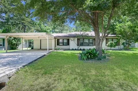 210 Harris Blvd, Conroe, TX 77301