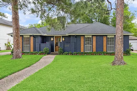 507 Blue Willow Dr, Houston, TX 77042