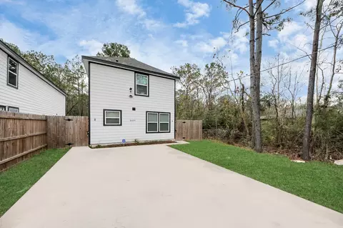 6004 Wedgefield St #A/B, Houston, TX 77028