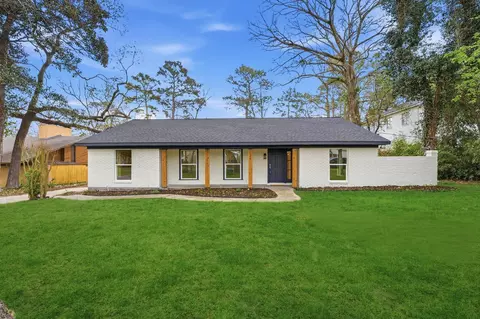 28 Winged Foot Dr, Panorama Village, TX 77304