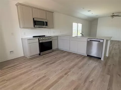10475 Sugar Mill Dr, Conroe, TX 77306 photo 5