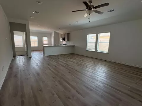 10475 Sugar Mill Dr, Conroe, TX 77306 photo 2