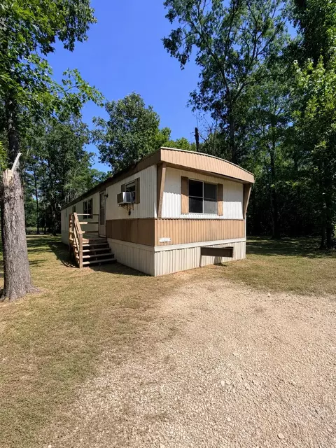 145 St Regis, Livingston, TX 77351