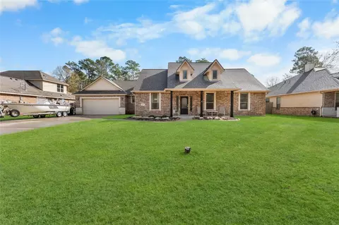 906 Fairbanks Dr, Magnolia, TX 77354