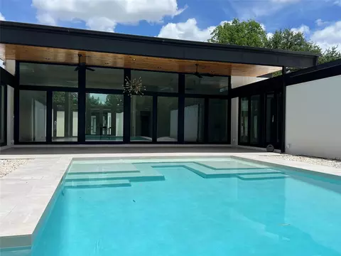 5127 S Braeswood Blvd, Houston, TX 77096