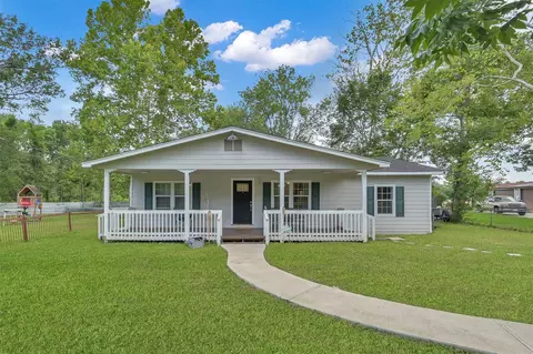 216 S Magnolia Dr, Conroe, TX 77301