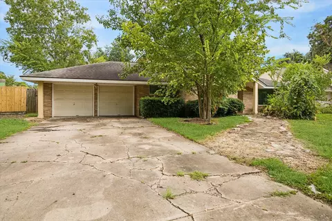 1740 Crownover Rd, Houston, TX 77080