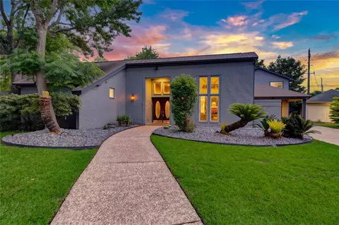 1026 Riverlace Dr, Houston, TX 77079
