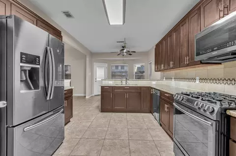 Kitchen - 23915 Spring Oak Dr, Spring, TX 77373 photo 1 of 5