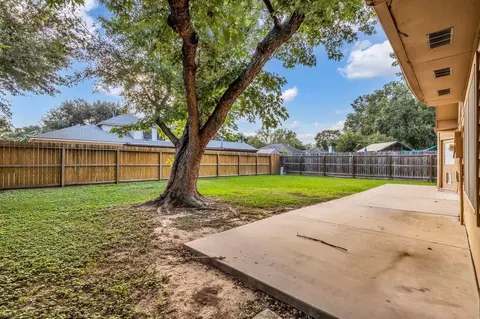 Exterior - 23915 Spring Oak Dr, Spring, TX 77373 photo 5 of 6