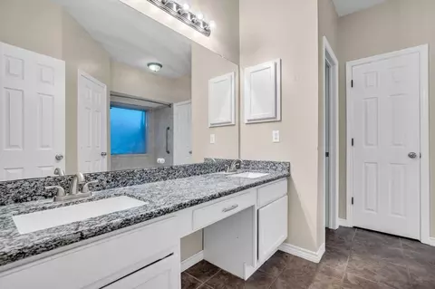 Bath - 23915 Spring Oak Dr, Spring, TX 77373 photo 2 of 4