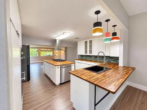 Kitchen - 4248 Sapp Rd, Conroe, TX 77304 photo 4 of 5