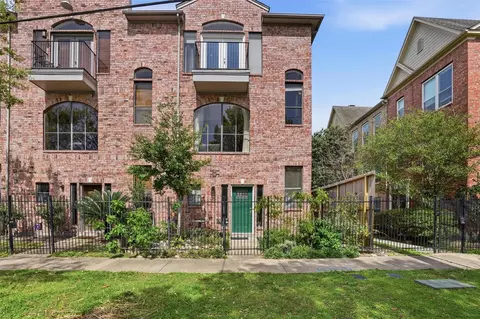 2725 La Branch St, Houston, TX 77004