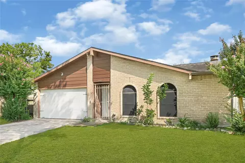 6447 W Fuqua Dr, Missouri City, TX 77489