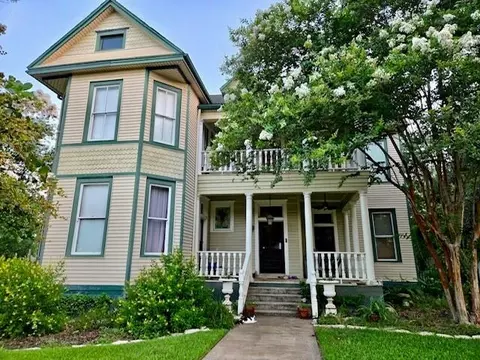 705 Teague St, Navasota, TX 77868