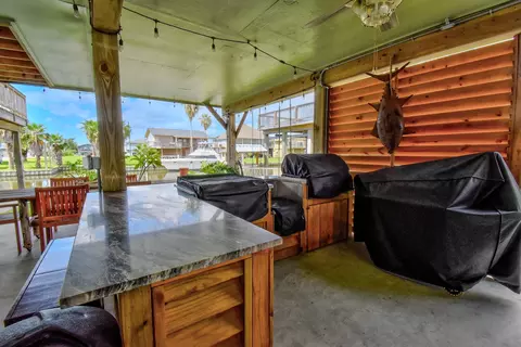 Exterior - 122 Four Master Road Rd, Freeport, TX 77541 photo 4 of 10
