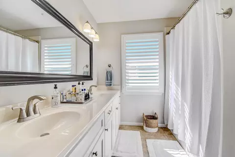 Bath - 122 Four Master Road Rd, Freeport, TX 77541 photo 2 of 4