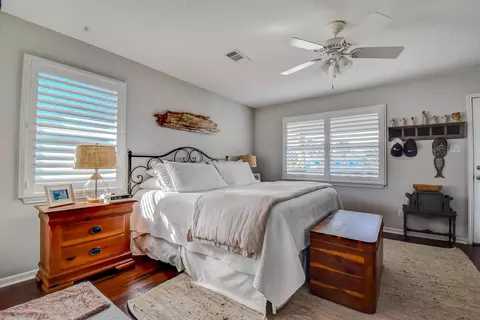 Bedroom - 122 Four Master Road Rd, Freeport, TX 77541 photo 2 of 5