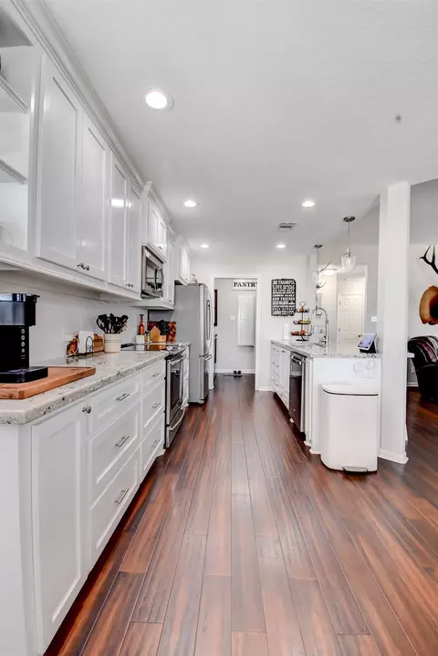 Kitchen - 122 Four Master Road Rd, Freeport, TX 77541 photo 2 of 8