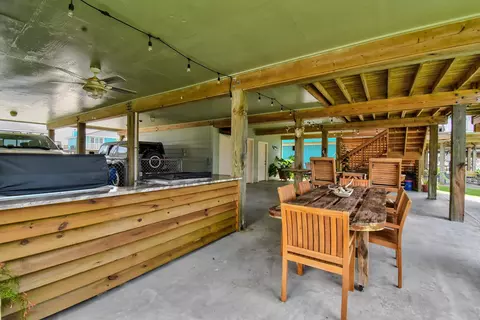 Exterior - 122 Four Master Road Rd, Freeport, TX 77541 photo 8 of 10