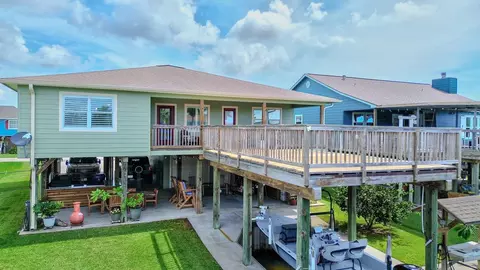 Exterior - 122 Four Master Road Rd, Freeport, TX 77541 photo 1 of 10