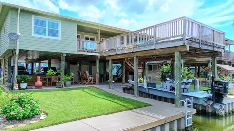 122 Four Master Road Rd, Freeport, TX 77541