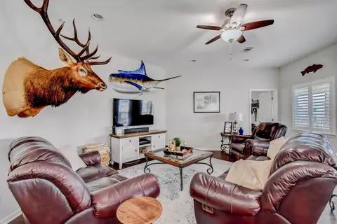 Living - 122 Four Master Road Rd, Freeport, TX 77541 photo 3 of 5