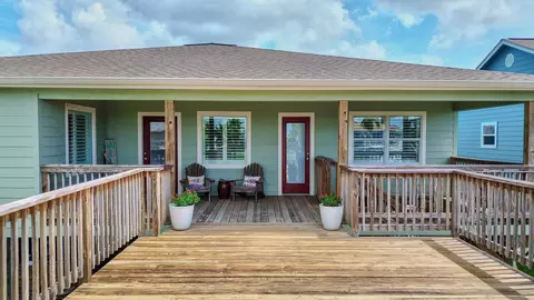 Exterior - 122 Four Master Road Rd, Freeport, TX 77541 photo 2 of 10