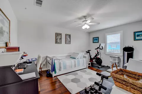 Bedroom - 122 Four Master Road Rd, Freeport, TX 77541 photo 3 of 5