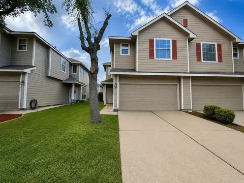 6209 Stoney Creek Dr, Pasadena, TX 77503